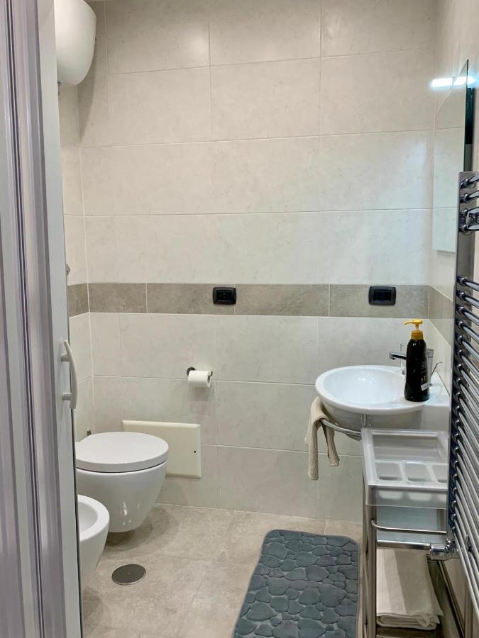 Appartement La Casa Di Adele à Naples Extérieur photo