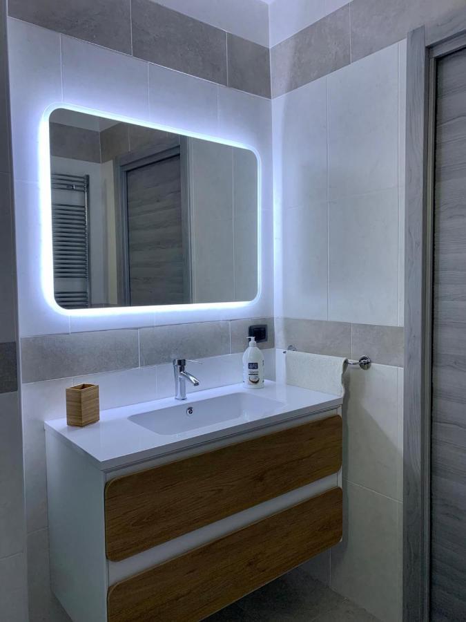Appartement La Casa Di Adele à Naples Extérieur photo