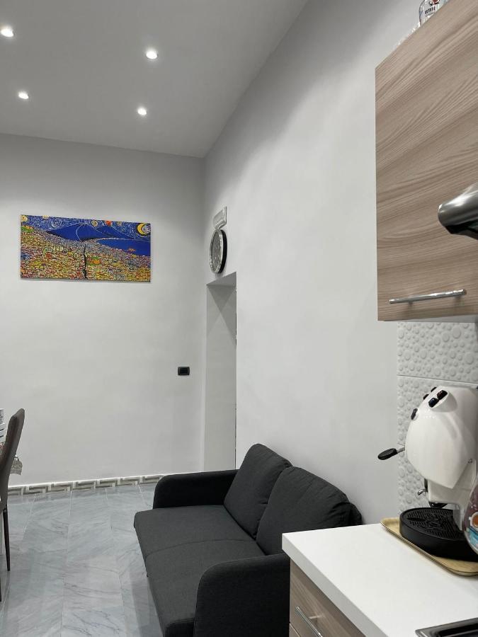 Appartement La Casa Di Adele à Naples Extérieur photo
