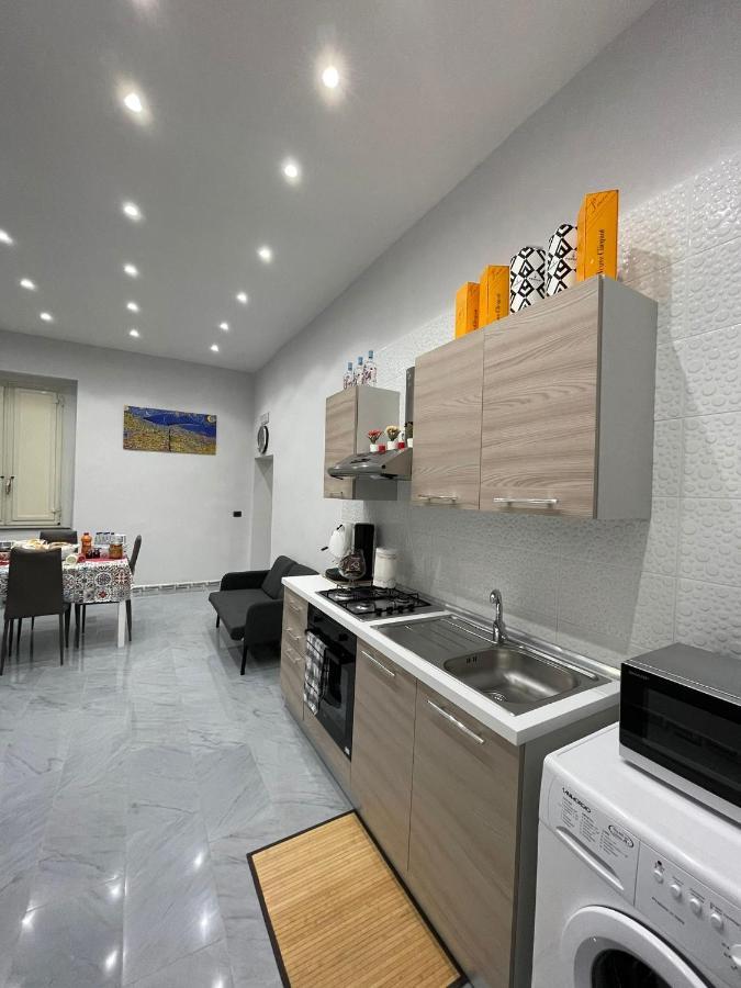 Appartement La Casa Di Adele à Naples Extérieur photo